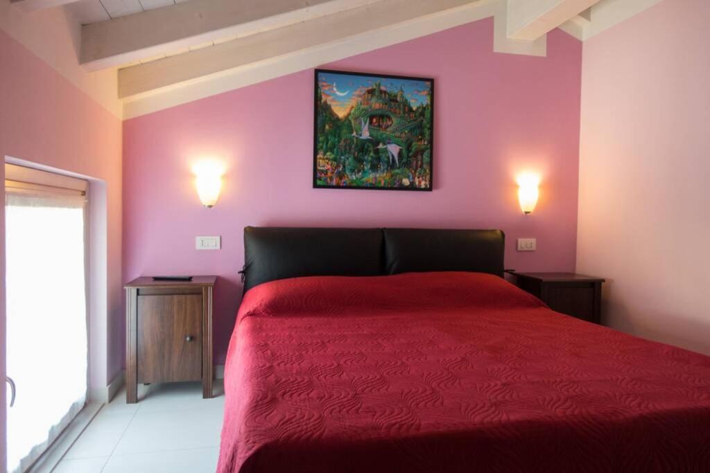 Apartment Viole, Cozy Attic Set In The Old Town Next To The Lake Arona Luaran gambar